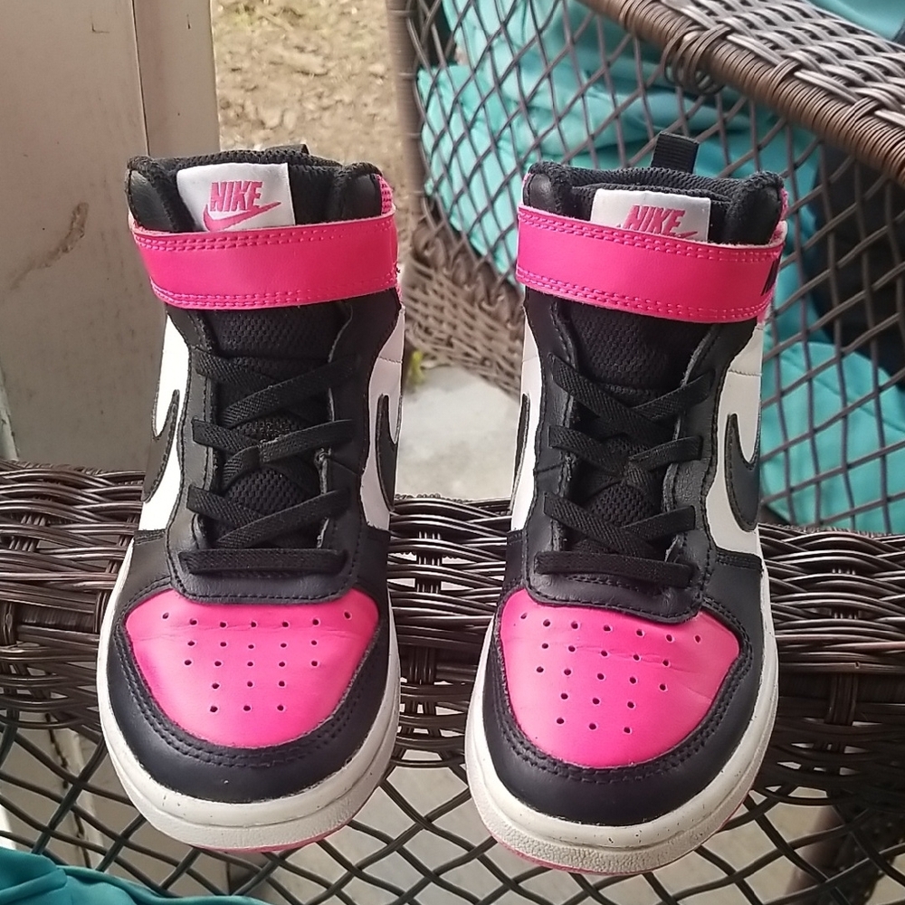Nike Kids Black and Pink Sneakers - Picture 3 of 11